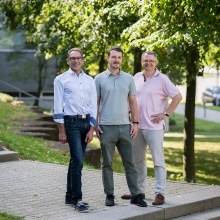 v.l.: Prof. Alois Herkommer, Dr. Simon Thiele, Prof. Harald Gießen.